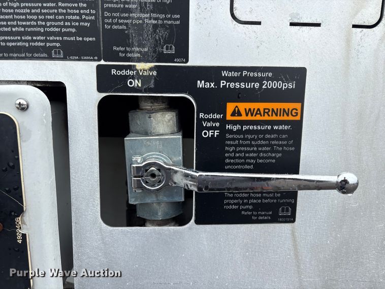 image for item EG9110 2009 Sterling L8500 sewer jetter truck