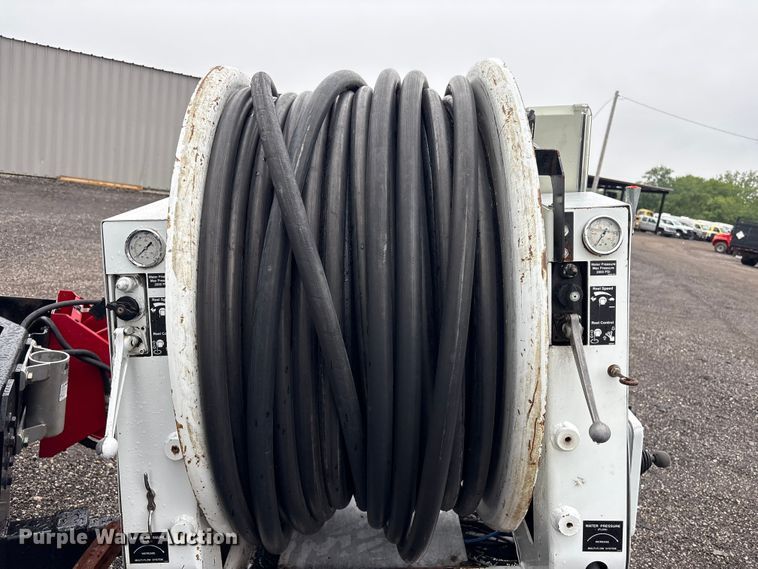 image for item EG9110 2009 Sterling L8500 sewer jetter truck