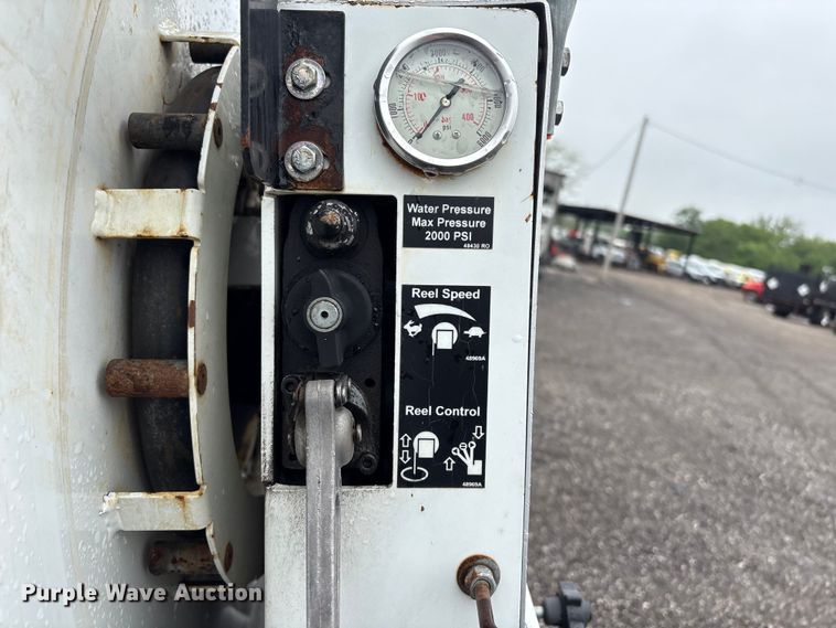 image for item EG9110 2009 Sterling L8500 sewer jetter truck