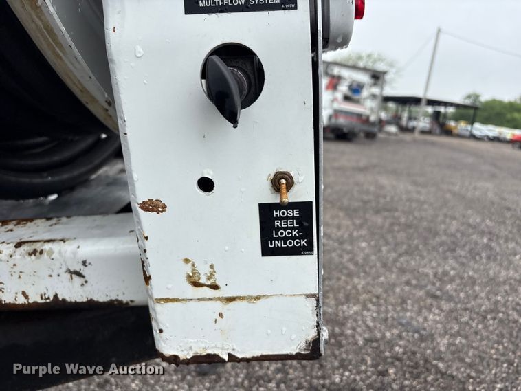 image for item EG9110 2009 Sterling L8500 sewer jetter truck