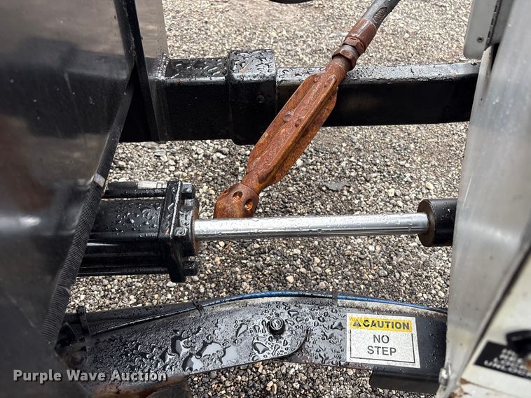 image for item EG9110 2009 Sterling L8500 sewer jetter truck