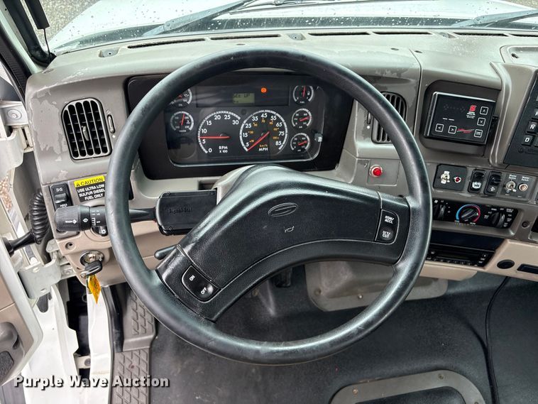 image for item EG9110 2009 Sterling L8500 sewer jetter truck