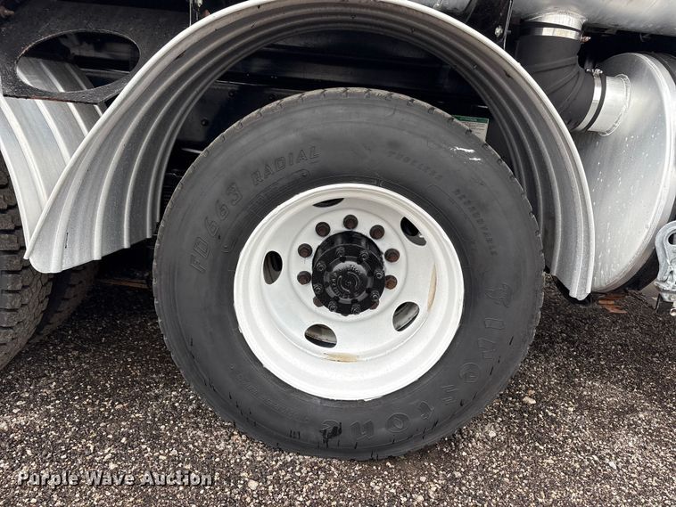image for item EG9110 2009 Sterling L8500 sewer jetter truck