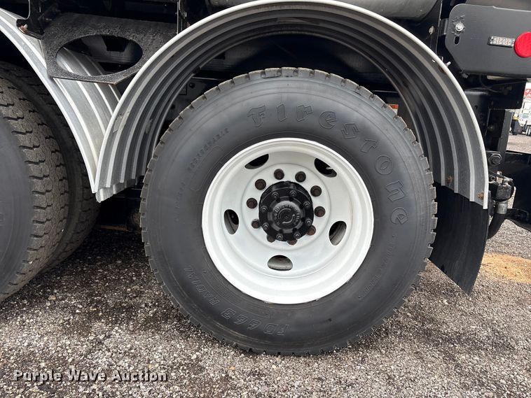image for item EG9110 2009 Sterling L8500 sewer jetter truck