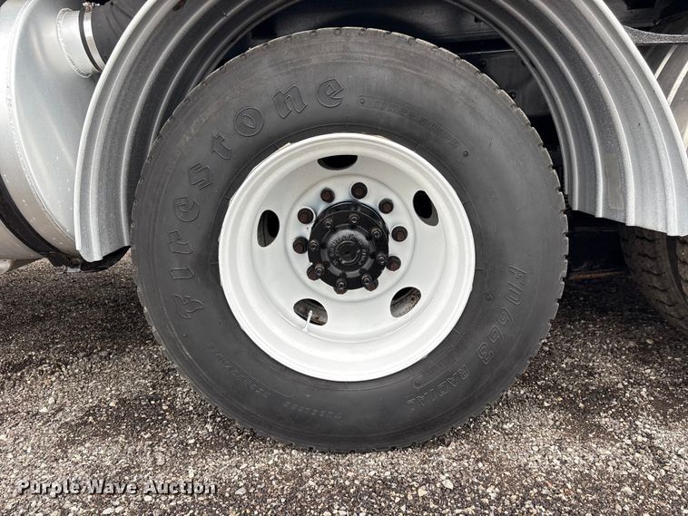 image for item EG9110 2009 Sterling L8500 sewer jetter truck