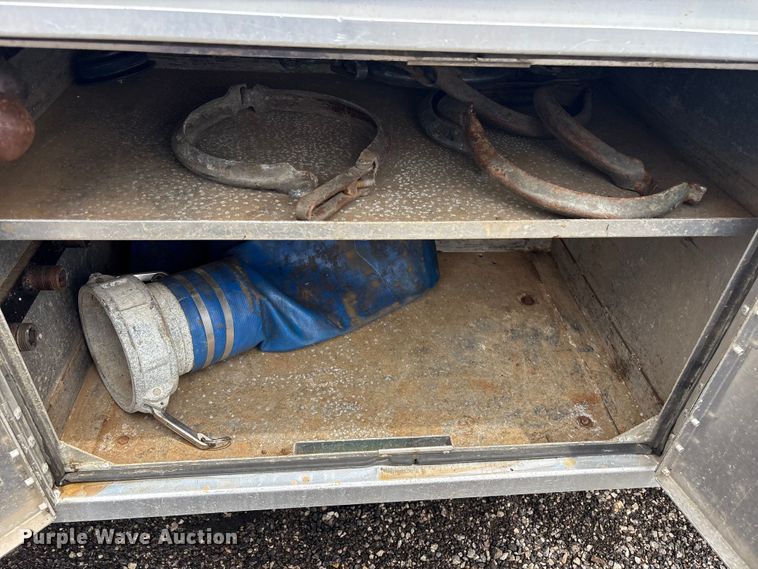 image for item EG9117 1997 Ford LT8501 sewer jetter truck