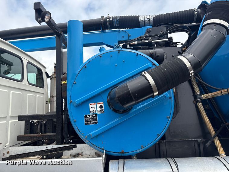 image for item EG9117 1997 Ford LT8501 sewer jetter truck