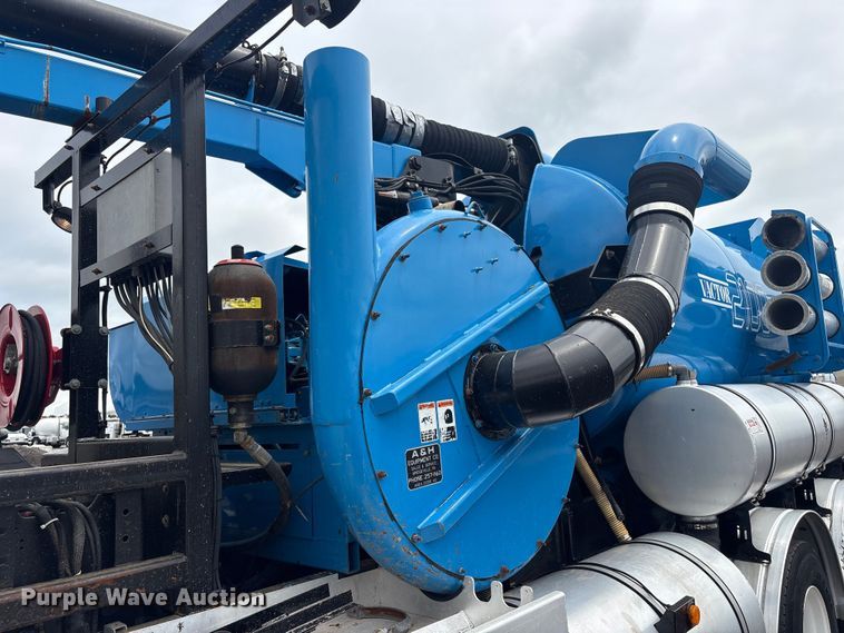 image for item EG9117 1997 Ford LT8501 sewer jetter truck