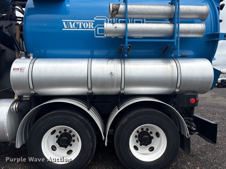 image for item EG9117 1997 Ford LT8501 sewer jetter truck