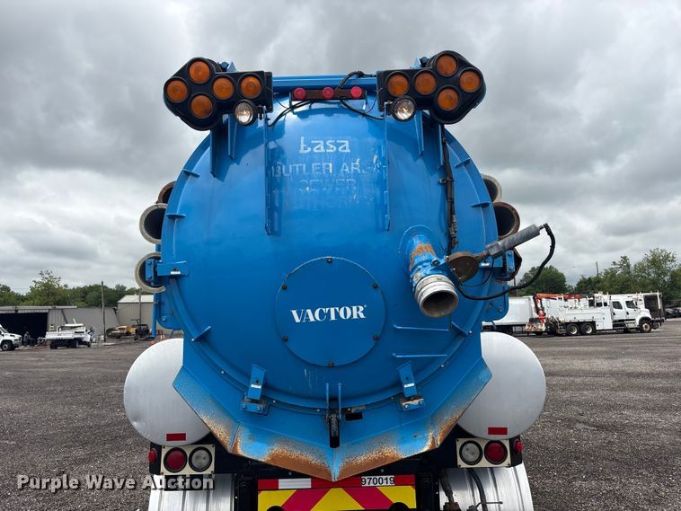 image for item EG9117 1997 Ford LT8501 sewer jetter truck