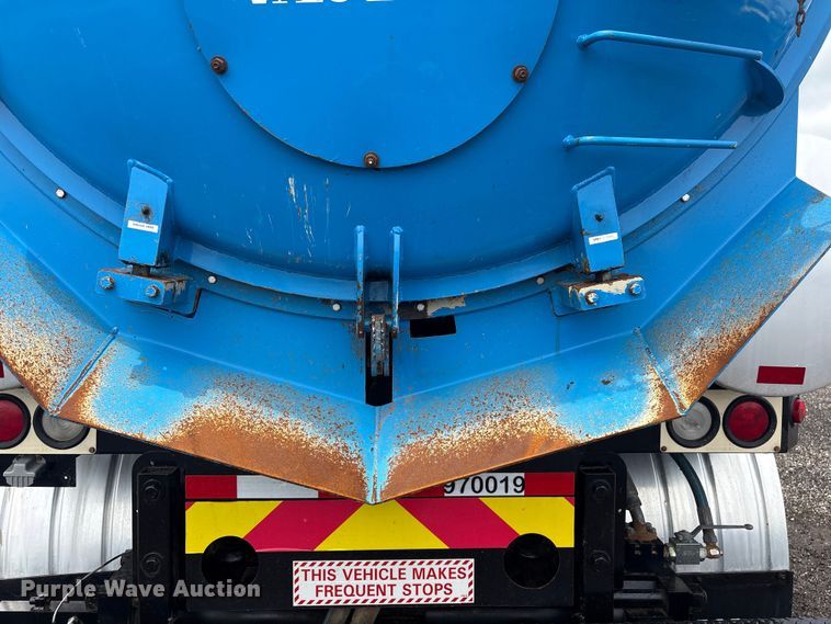 image for item EG9117 1997 Ford LT8501 sewer jetter truck
