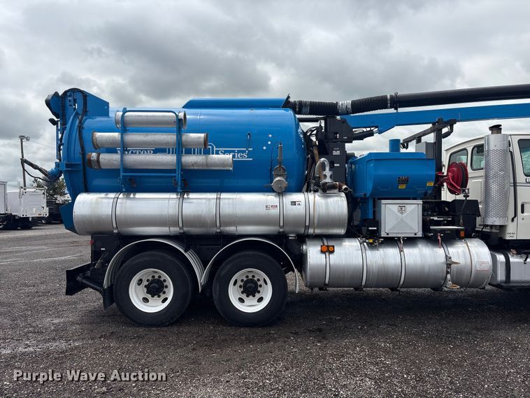 image for item EG9117 1997 Ford LT8501 sewer jetter truck
