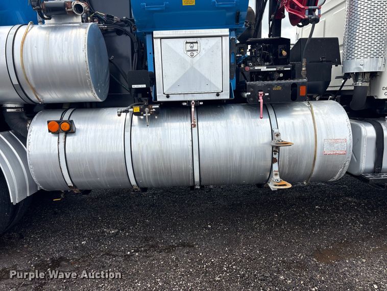 image for item EG9117 1997 Ford LT8501 sewer jetter truck