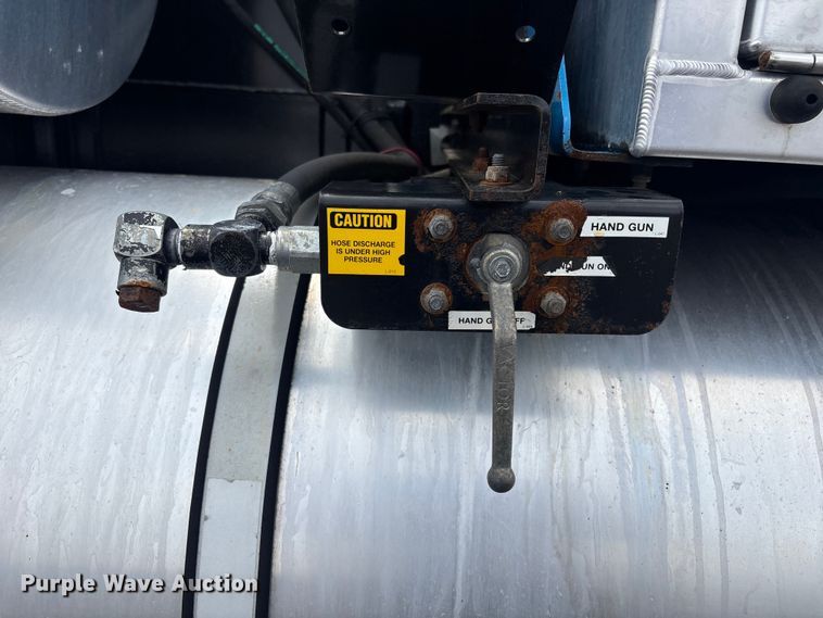 image for item EG9117 1997 Ford LT8501 sewer jetter truck