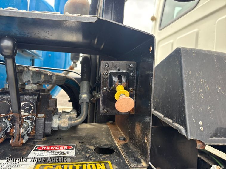 image for item EG9117 1997 Ford LT8501 sewer jetter truck