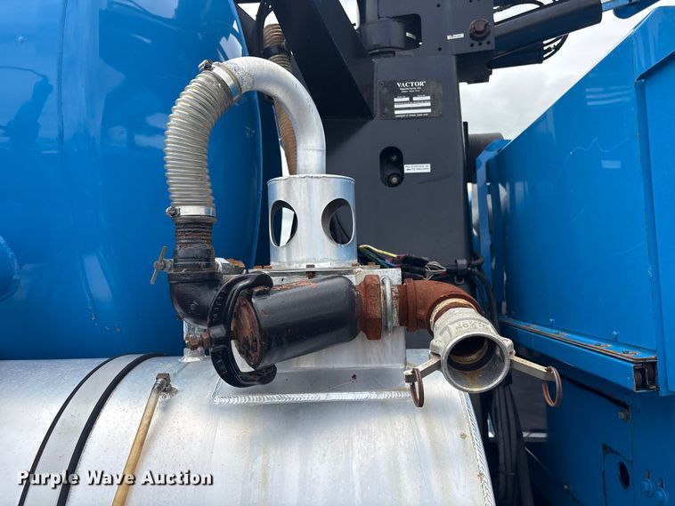 image for item EG9117 1997 Ford LT8501 sewer jetter truck