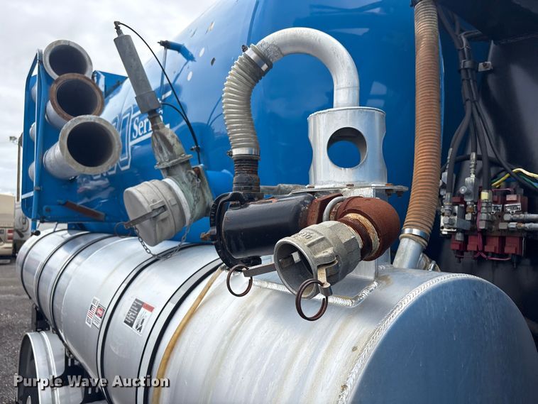 image for item EG9117 1997 Ford LT8501 sewer jetter truck