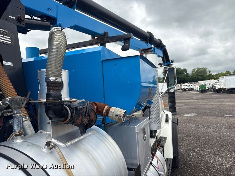 image for item EG9117 1997 Ford LT8501 sewer jetter truck