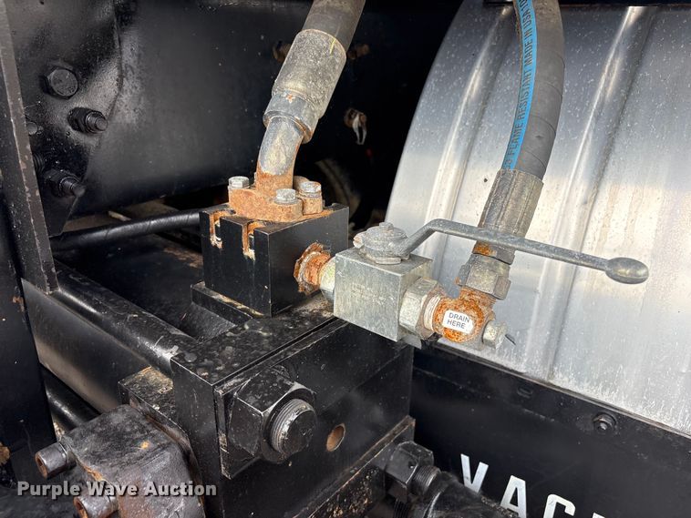 image for item EG9117 1997 Ford LT8501 sewer jetter truck