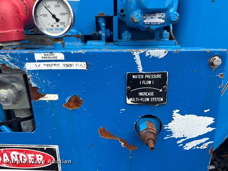 image for item EG9117 1997 Ford LT8501 sewer jetter truck