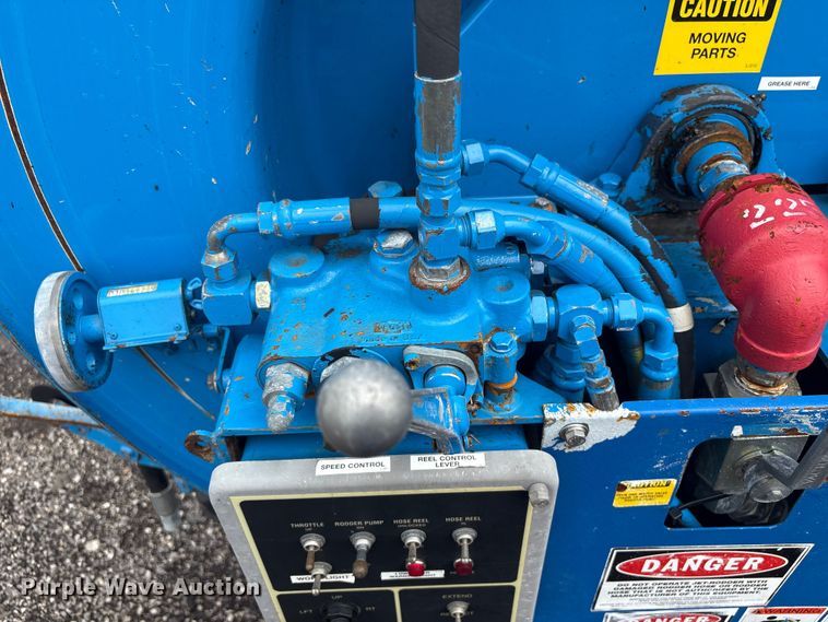 image for item EG9117 1997 Ford LT8501 sewer jetter truck