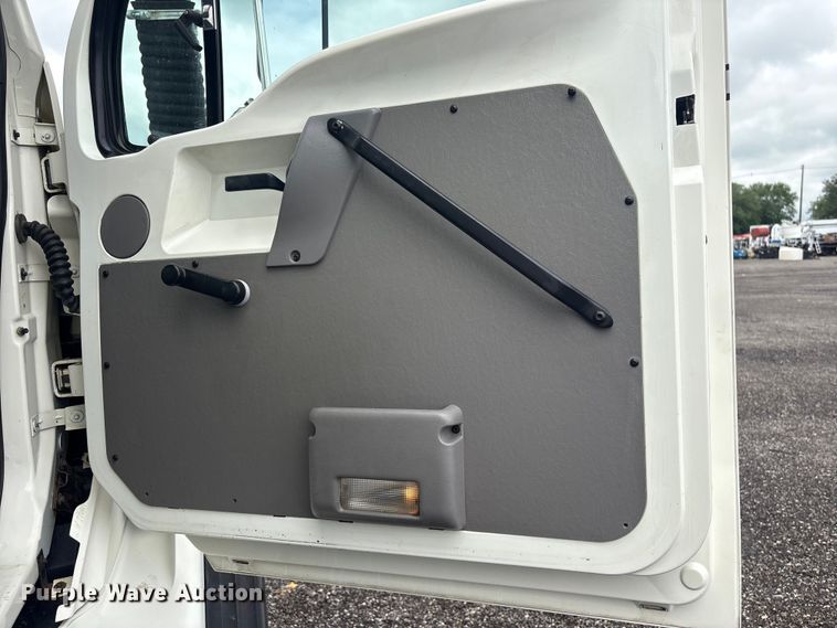 image for item EG9117 1997 Ford LT8501 sewer jetter truck