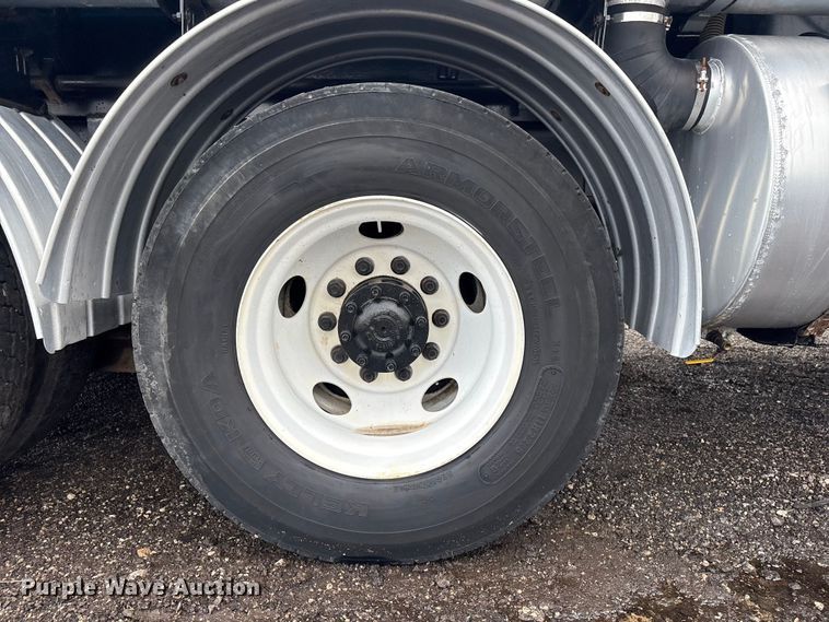 image for item EG9117 1997 Ford LT8501 sewer jetter truck