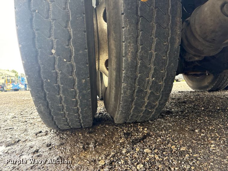 image for item EG9117 1997 Ford LT8501 sewer jetter truck