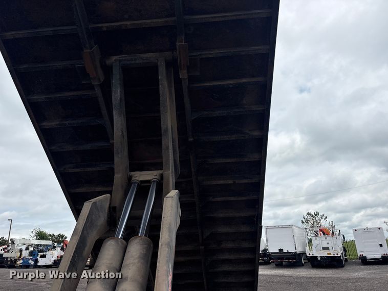 image for item EG9118 2010 Freightliner Business Class M2 grapple crane truck