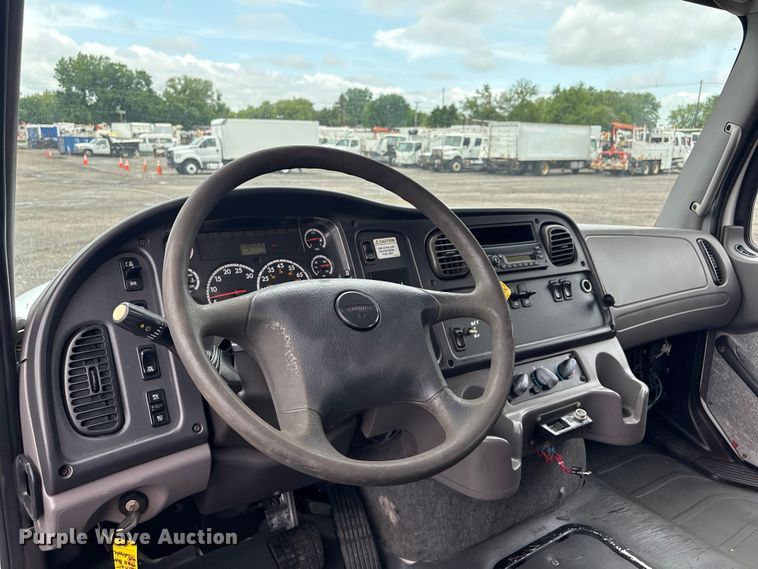 image for item EG9118 2010 Freightliner Business Class M2 grapple crane truck