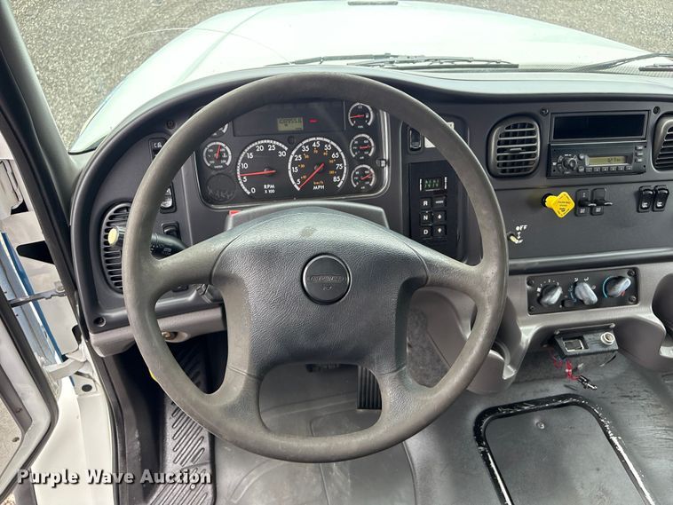 image for item EG9118 2010 Freightliner Business Class M2 grapple crane truck