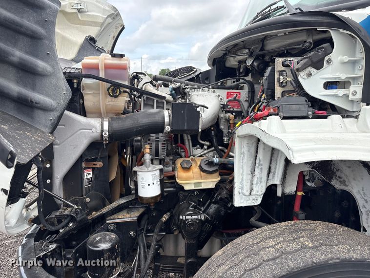 image for item EG9118 2010 Freightliner Business Class M2 grapple crane truck