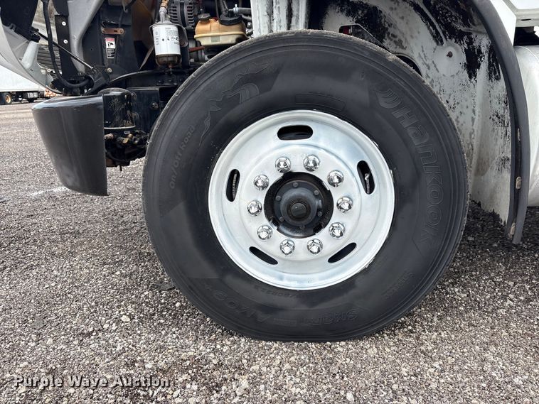 image for item EG9118 2010 Freightliner Business Class M2 grapple crane truck