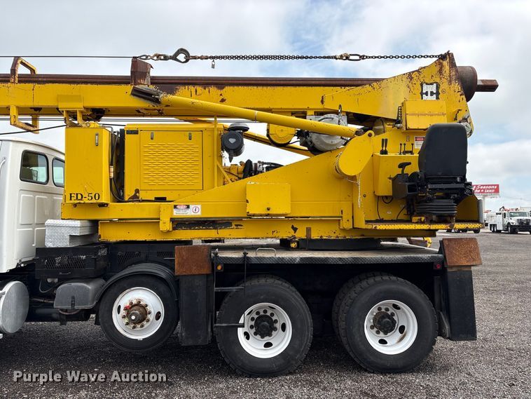 image for item EG9142 2006 Sterling L7500 pressure digger truck