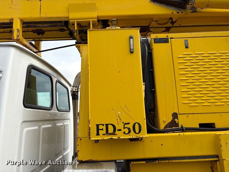 image for item EG9142 2006 Sterling L7500 pressure digger truck