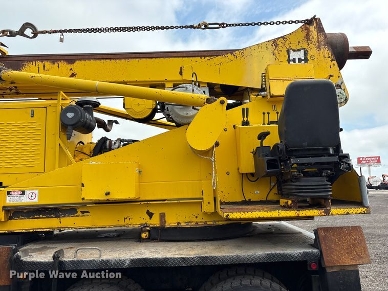 image for item EG9142 2006 Sterling L7500 pressure digger truck