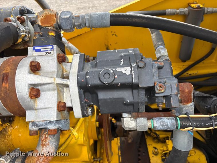 image for item EG9142 2006 Sterling L7500 pressure digger truck