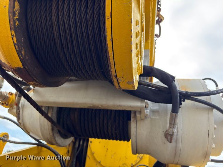 image for item EG9142 2006 Sterling L7500 pressure digger truck