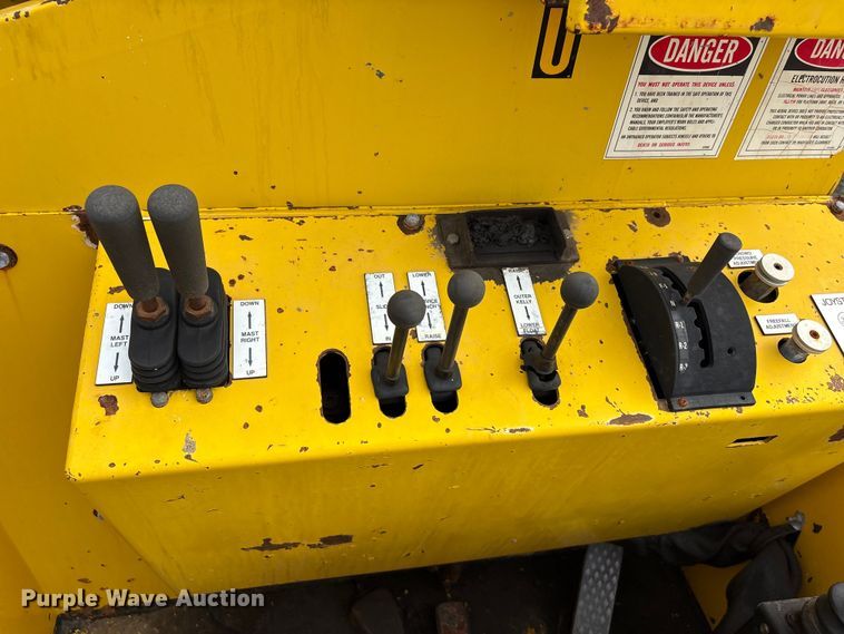 image for item EG9142 2006 Sterling L7500 pressure digger truck