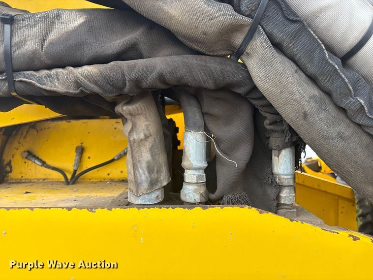 image for item EG9142 2006 Sterling L7500 pressure digger truck