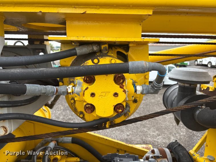 image for item EG9142 2006 Sterling L7500 pressure digger truck
