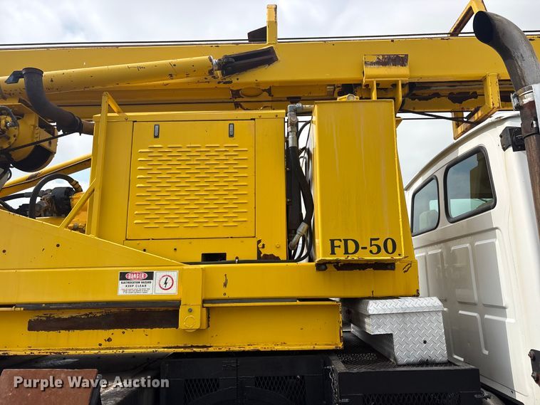 image for item EG9142 2006 Sterling L7500 pressure digger truck