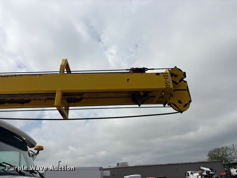 image for item EG9142 2006 Sterling L7500 pressure digger truck
