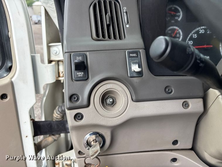 image for item EG9142 2006 Sterling L7500 pressure digger truck