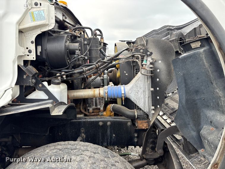 image for item EG9142 2006 Sterling L7500 pressure digger truck