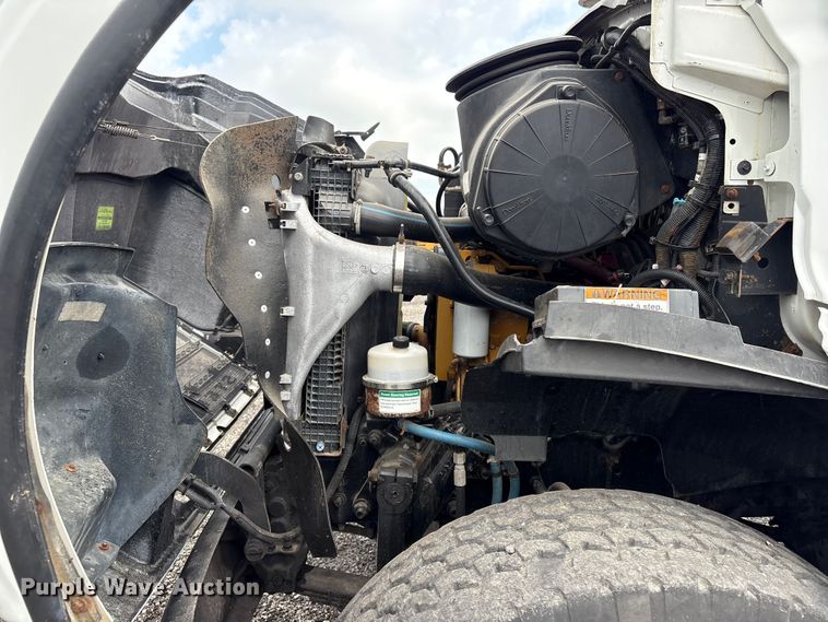 image for item EG9142 2006 Sterling L7500 pressure digger truck