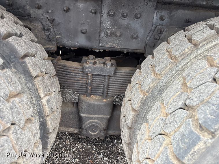image for item EG9142 2006 Sterling L7500 pressure digger truck