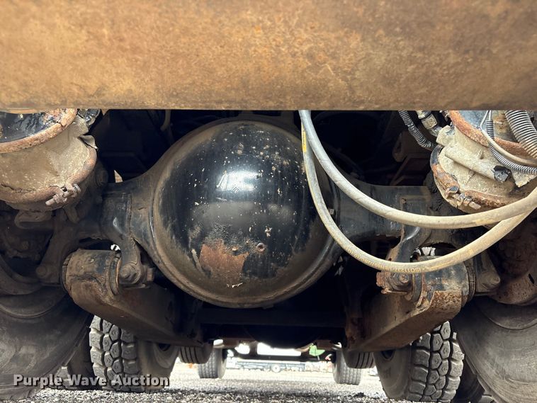image for item EG9142 2006 Sterling L7500 pressure digger truck