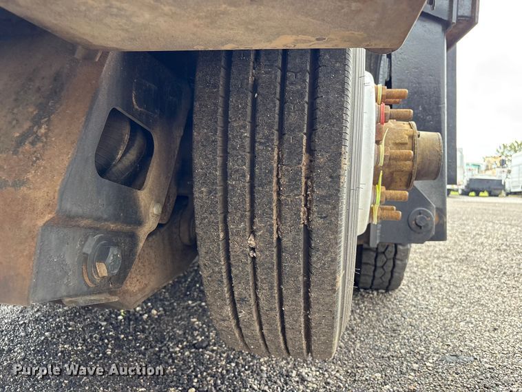 image for item EG9142 2006 Sterling L7500 pressure digger truck