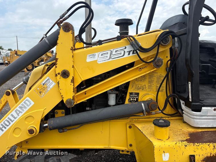 image for item EG9143 2006 New Holland B95TC Backhoe
